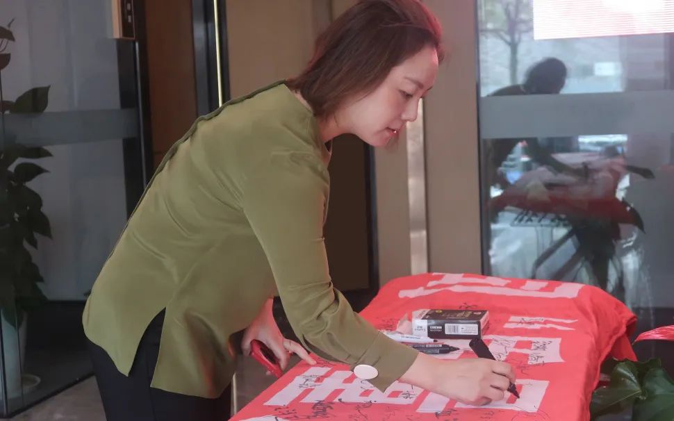 银娱优越会(中国游)股份有限公司